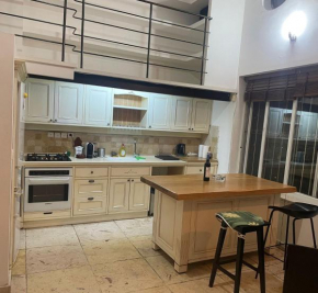 Magical and 3 BR with Garden at HAYARKON RIVER!